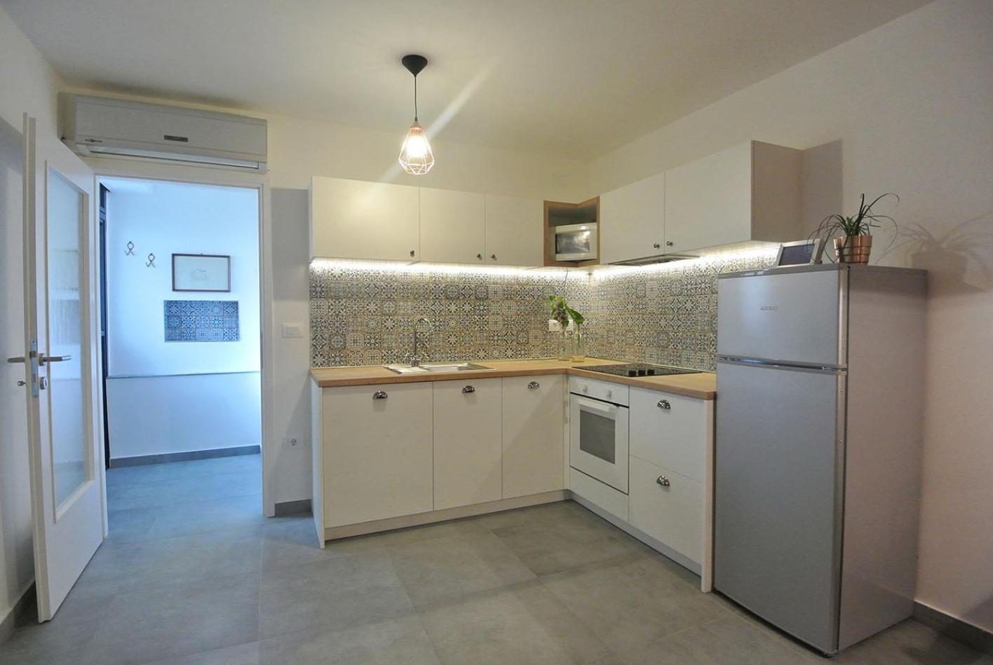 Apartments Sofia Баньоле Екстер'єр фото